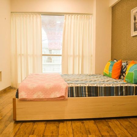 Homestays At Rajhans Belliza Near Airport Сурат Екстериор снимка