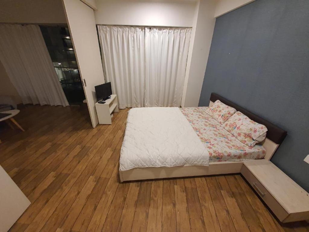 Homestays At Rajhans Belliza Near Airport Сурат Екстериор снимка