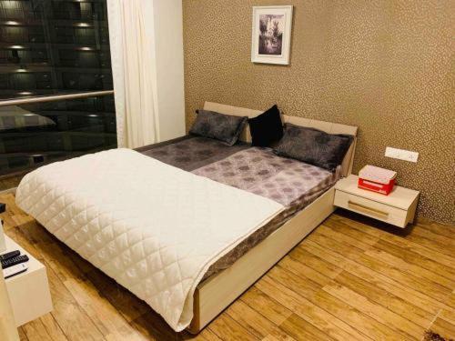 Homestays At Rajhans Belliza Near Airport Сурат Екстериор снимка